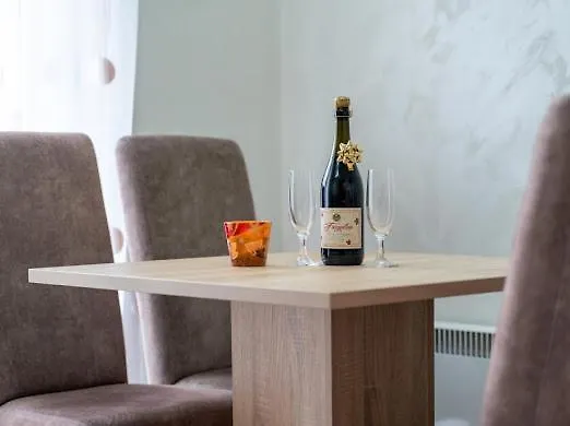 Marijana S6 Elsa 1 兹拉蒂博尔